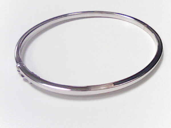 ESCLAVA O/B OVAL HILO CUADRADO