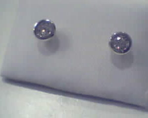 PTE. BRILL. 0.10 CT CHATON O/B PRESION