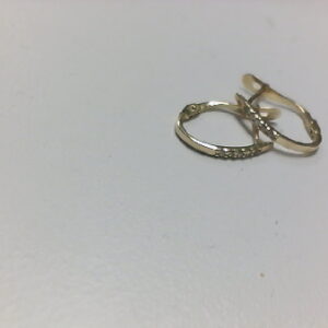 1/2 ARO OVAL BRILL. 0.08 CT O/A